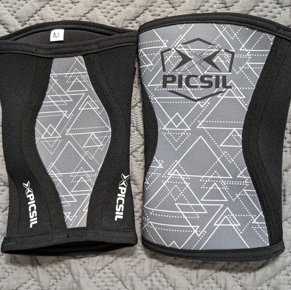 New Picsil knee sleeves